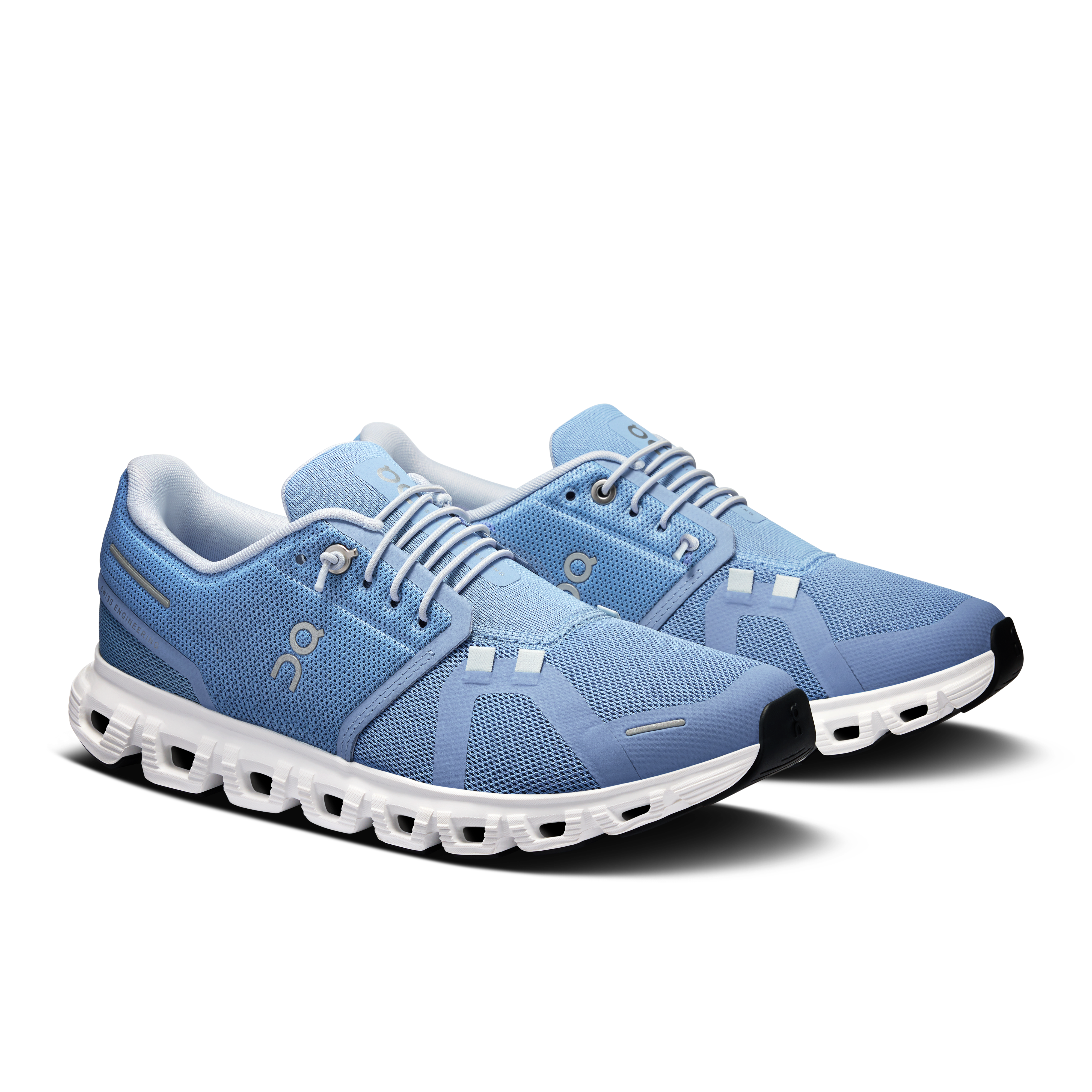 On women's cloud 6 lifestyle shoes in chambray & white